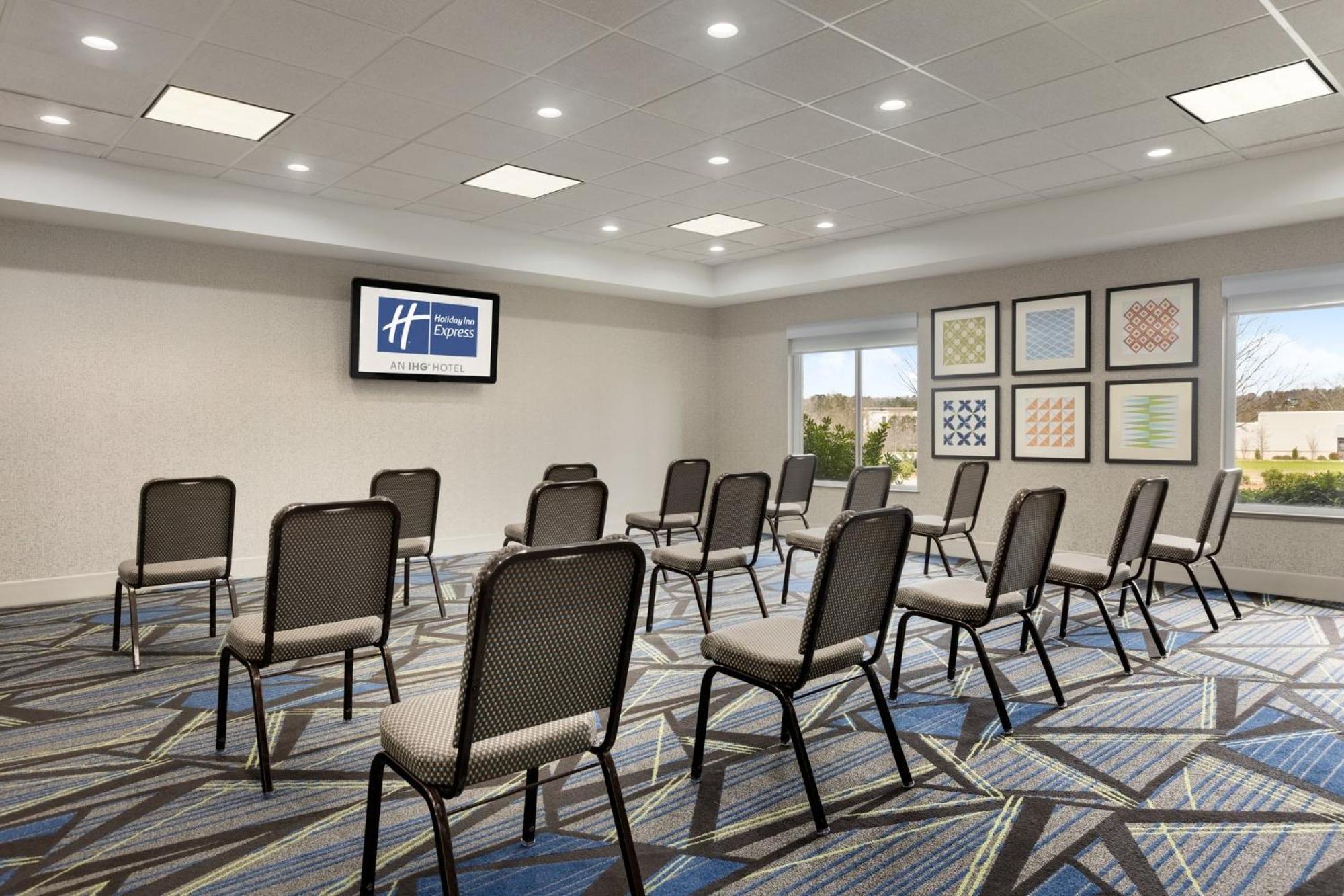 Holiday Inn Express Hotel & Suites Opelika Auburn By Ihg Exterior photo