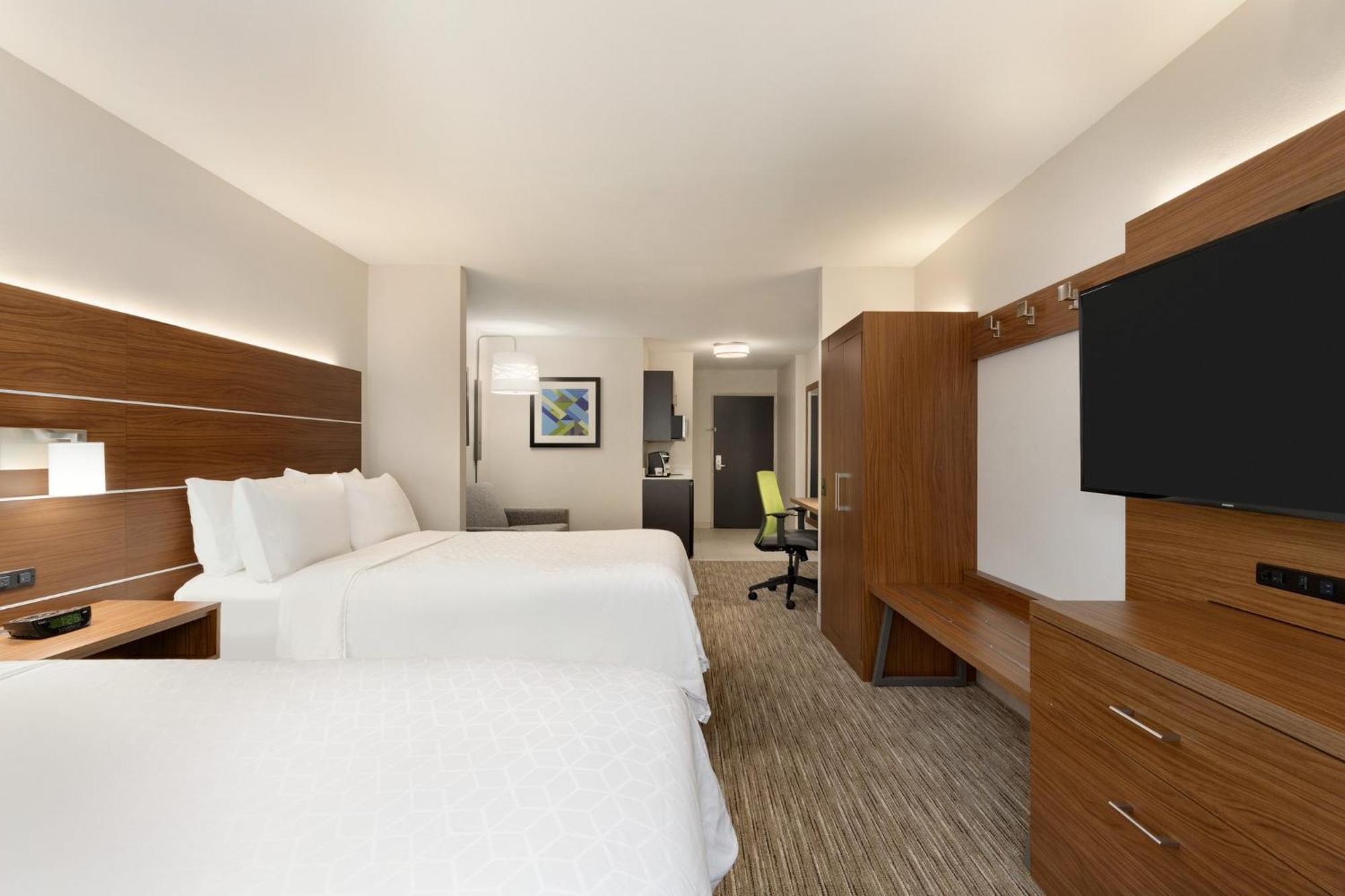 Holiday Inn Express Hotel & Suites Opelika Auburn By Ihg Exterior photo